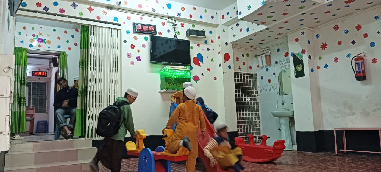 শিশুদের খেলার জায়গা